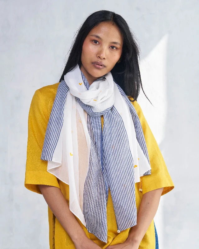Dokai Scarf - White & Navy Elegant Men's Cashmere