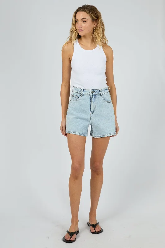 Silent Theory Kyia Short Comfort Bleach Confident Men's High