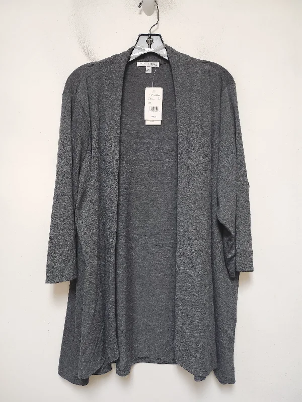 Top Short Sleeve By Notations In Grey, Size: 3x Cool Men's Distressed