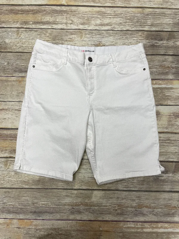 Shorts By Liz Claiborne In White, Size: 18 Adventure
