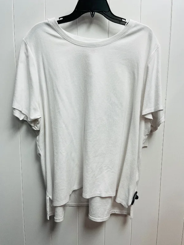 Top Short Sleeve By Vince Camuto In White, Size: 3x Street