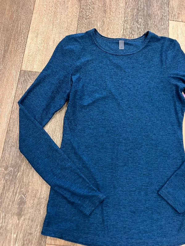 Athletic Top Long Sleeve Crewneck By Beyond Yoga In Blue, Size: S Masculine Men's 