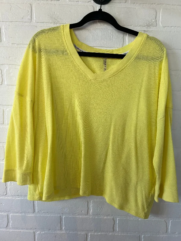 Athletic Top Long Sleeve Crewneck By Calvin Klein Performance In Yellow, Size: Xl Street Athletic Top Long Sleeve Crewneck By Calvin Klein Performance In Yellow, Size: Xl Street