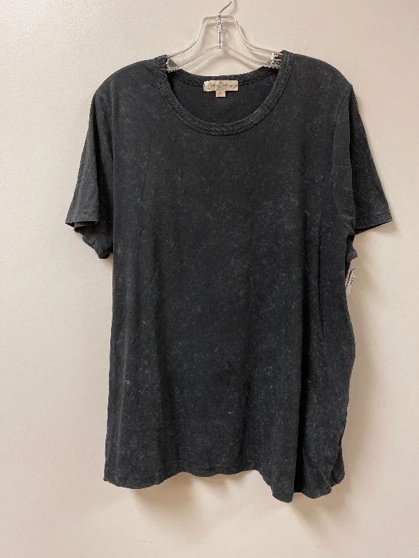 Top Short Sleeve By Clothes Mentor In Grey, Size: 1x Modern Men's 